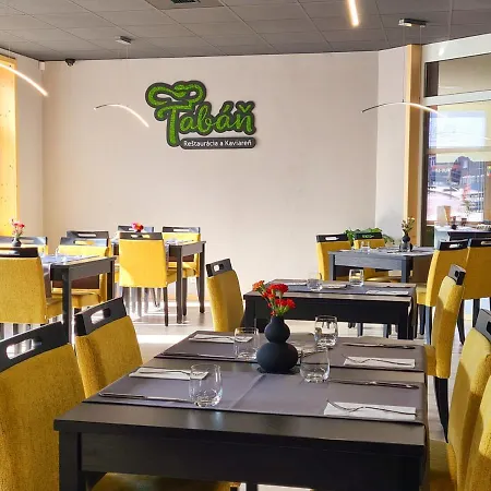 Taban Halifax - Center & Free Parking Appartement Nitra