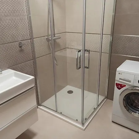 Apartment Taban Halifax - Center & Free Parking Nitra