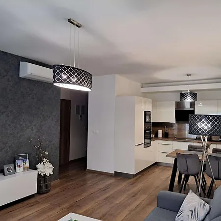 Apartment Taban Halifax - Center & Free Parking Nitra