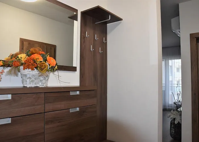 Taban Halifax - Center & Free Parking Appartement Nitra